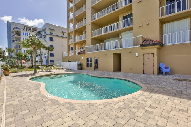 Building Photo - 3 Bedroom/ 2.5 Bath Oceanfront Condo, Blocks from Flagler Ave