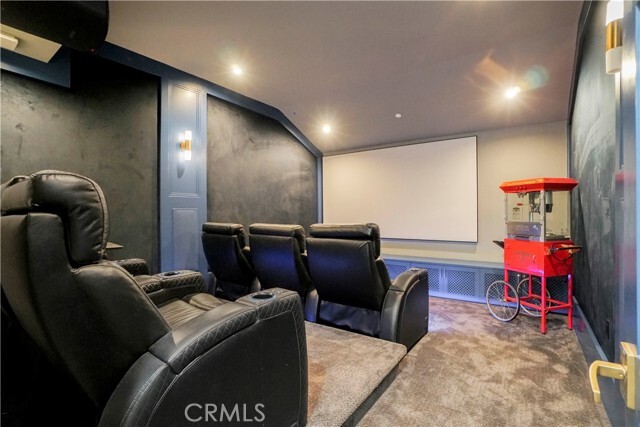 Building Photo - 2520 La Condesa Dr