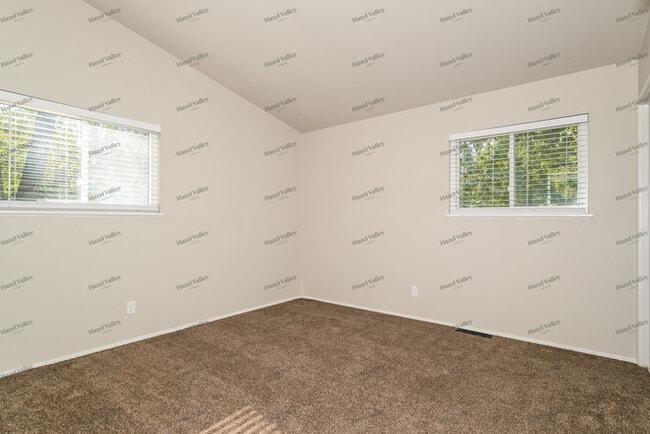 Building Photo - 380 Moule Dr