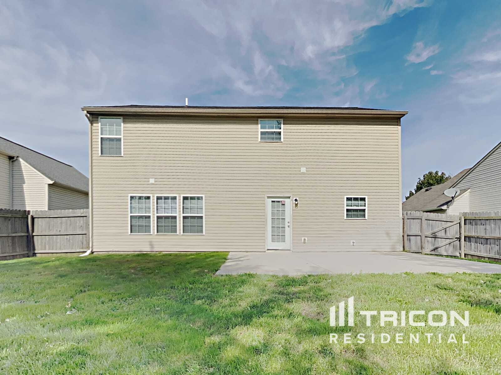 Building Photo - 722 Bluff Creek Dr