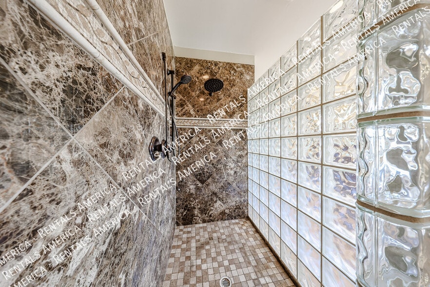 Building Photo - 130 W Tonto Dr