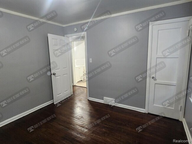 Building Photo - 12704 Memorial St