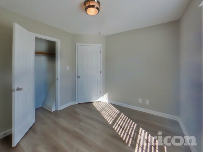 Building Photo - 421 Faulkner Dr