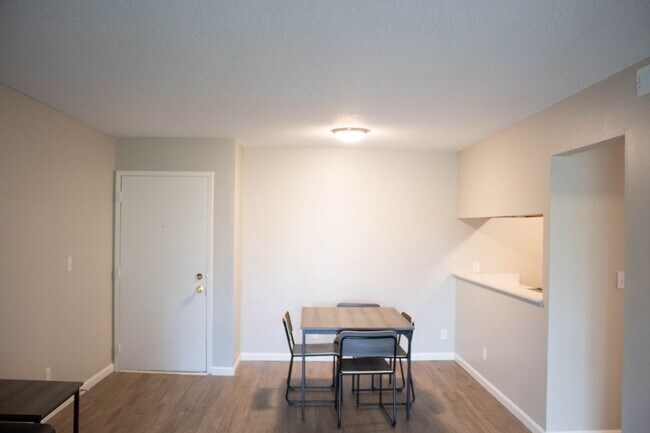 Interior Photo - 402 S Fifth