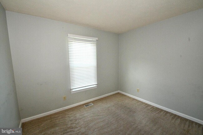 Building Photo - 11 Jody Ct