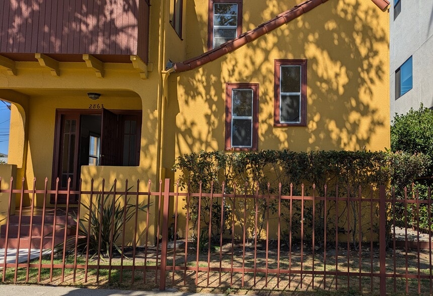 Primary Photo - 2863 S Sycamore Ave