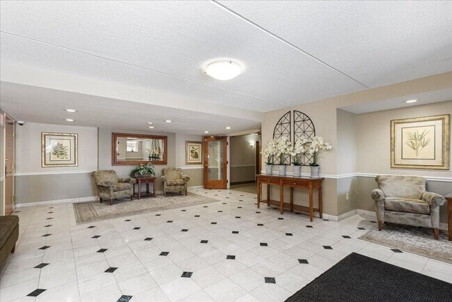 Building Photo - 100 Ledgewood Dr