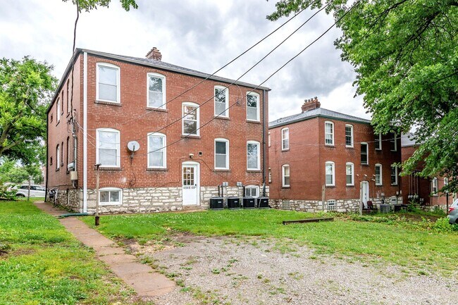 Building Photo - 4948-4948 Kemper Ave