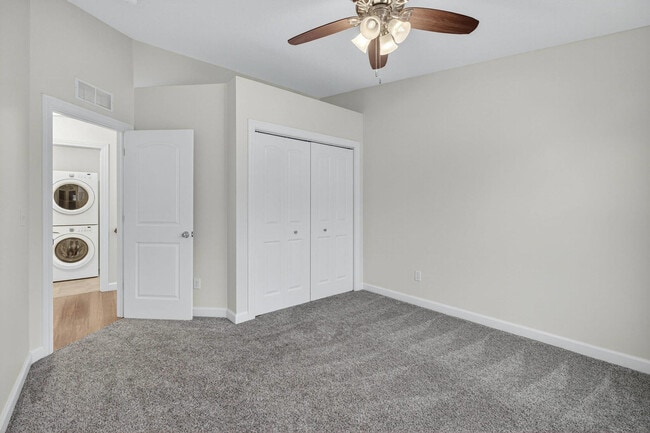 Building Photo - 220 E 37TH St