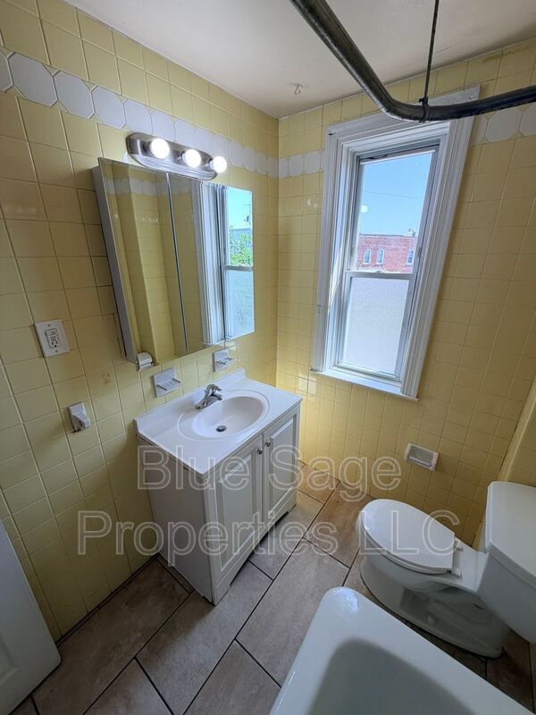Building Photo - 601 Littlecroft Rd