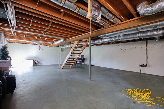 Building Photo - 9124 Orchard Brook Dr