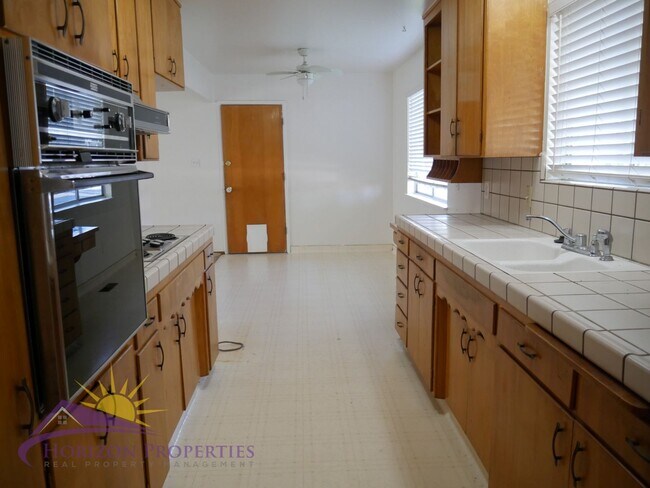 Building Photo - Bright 3 bed 2 bath 1,356 sq. ft. Single Family Home In Woodland