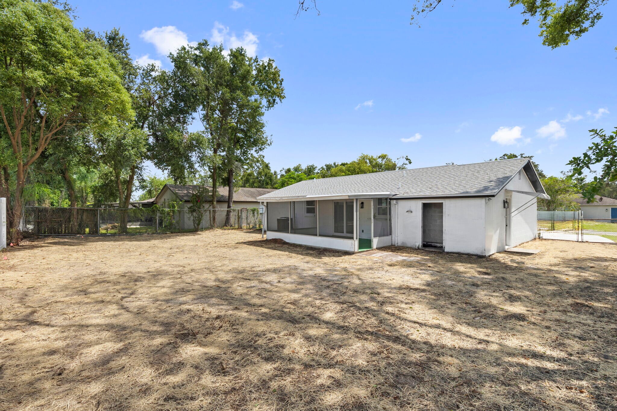 Building Photo - 516 Avocado Cir
