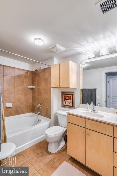 Building Photo - 616 E Street NW Unit 446
