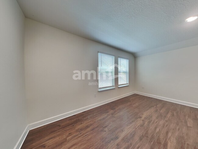 Building Photo - 2211 Saffron Walden Dr