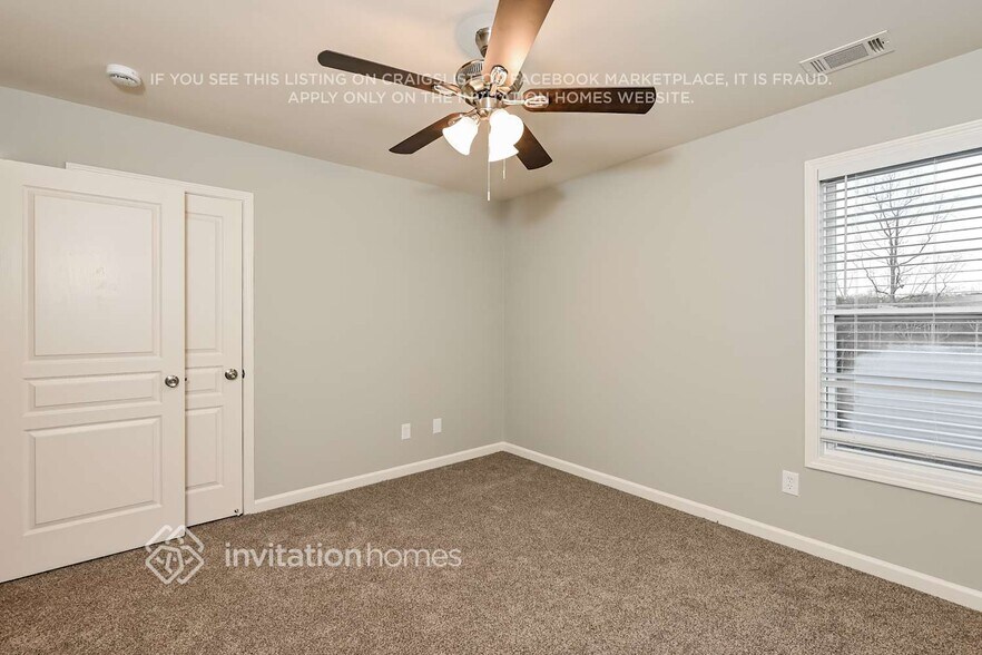 Building Photo - 3460 Kentwater Dr