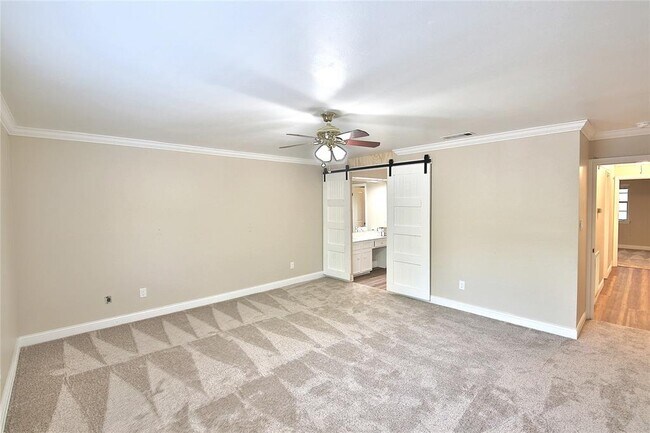 Building Photo - 3880 Williamsburg Cir