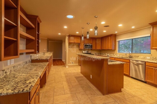 Building Photo - 1056 Cameron Way