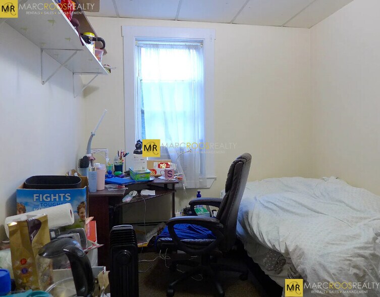 Building Photo - 135 Calumet St