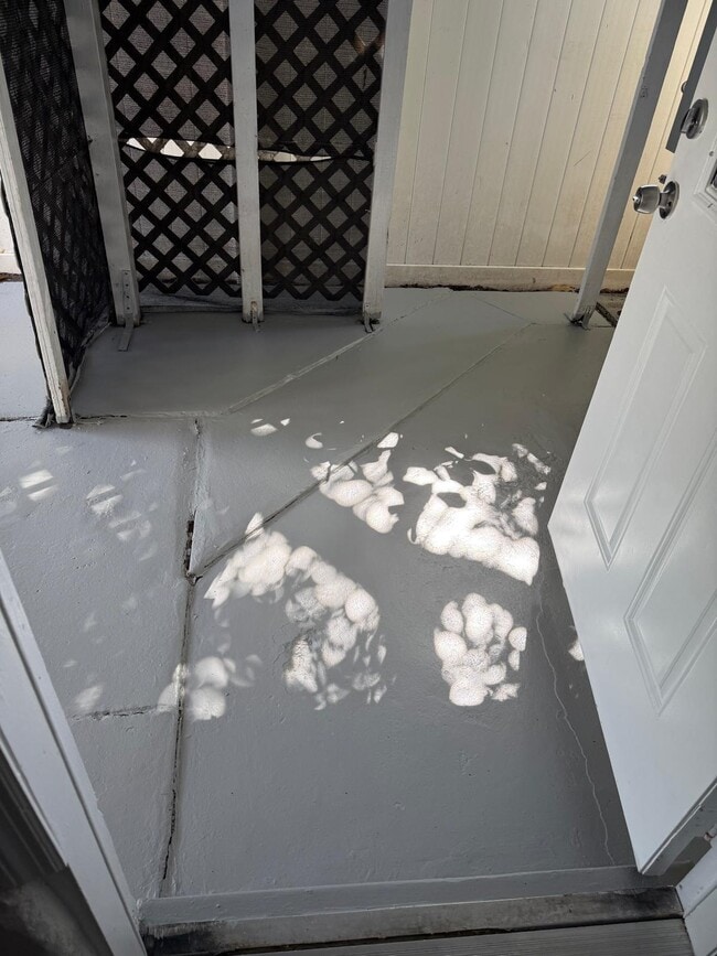 Building Photo - 622 N L St