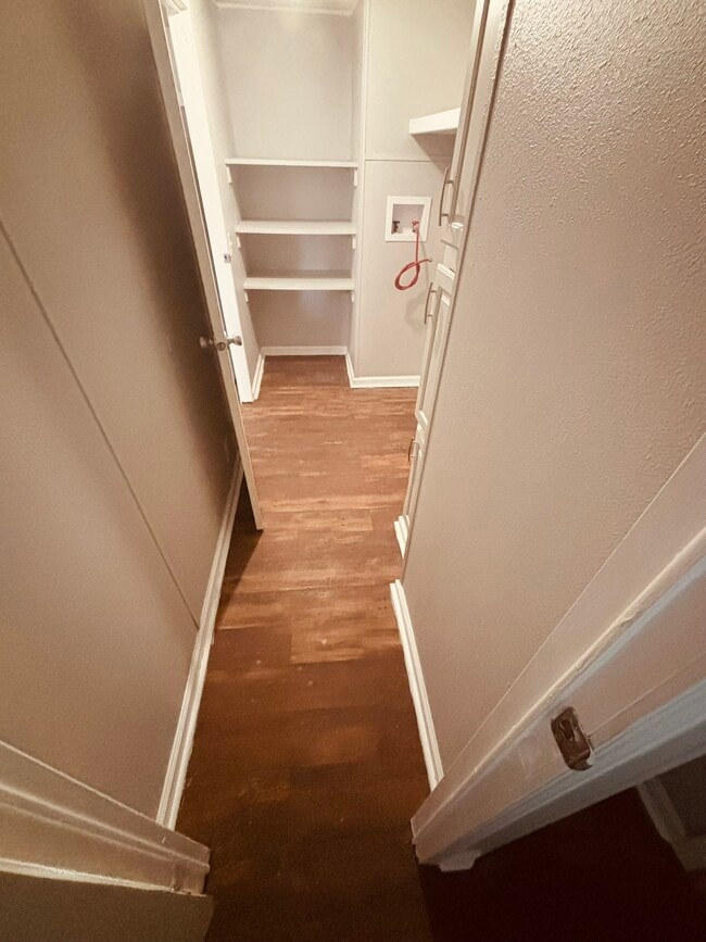 Building Photo - 200 Raider Ln