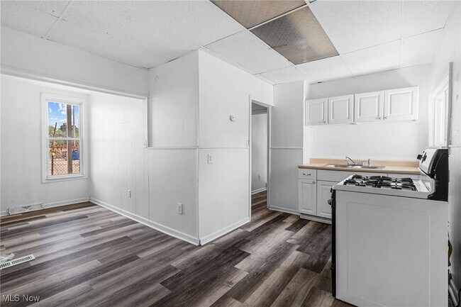 Building Photo - 2387 29th St SW