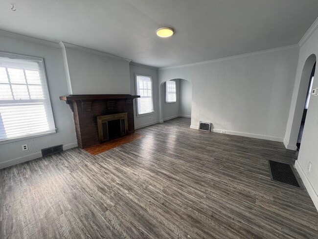 Building Photo - 22 Delaware-