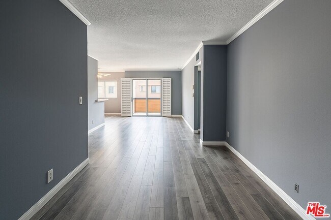 Building Photo - 5349 Newcastle Ave