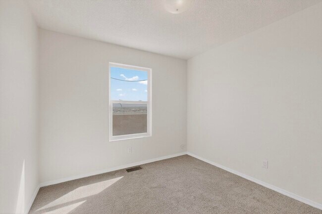 Building Photo - 8300 Bluffs Edge Pl NW