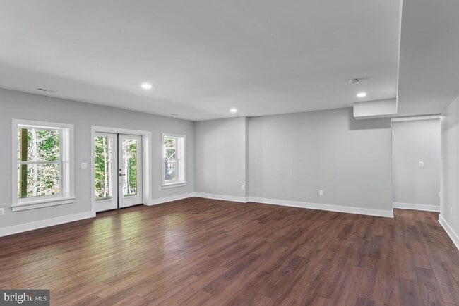 Building Photo - 11550 Henderson Rd