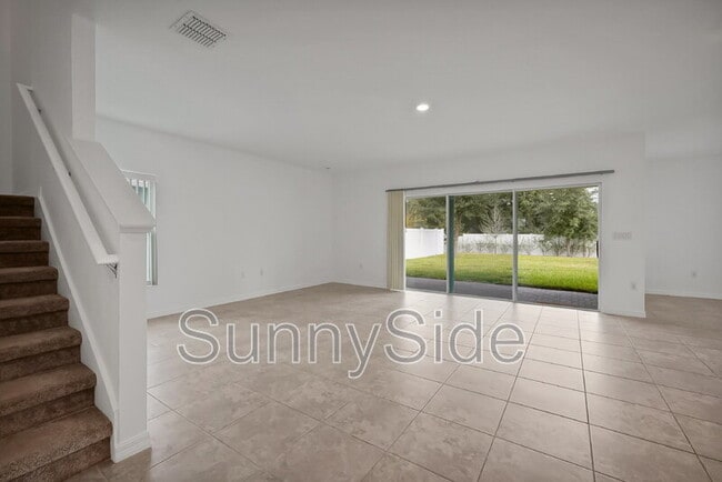 Building Photo - 10116 Grande Lp