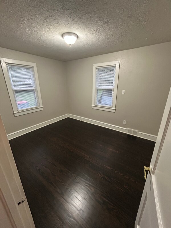 Building Photo - 741 S East Ave