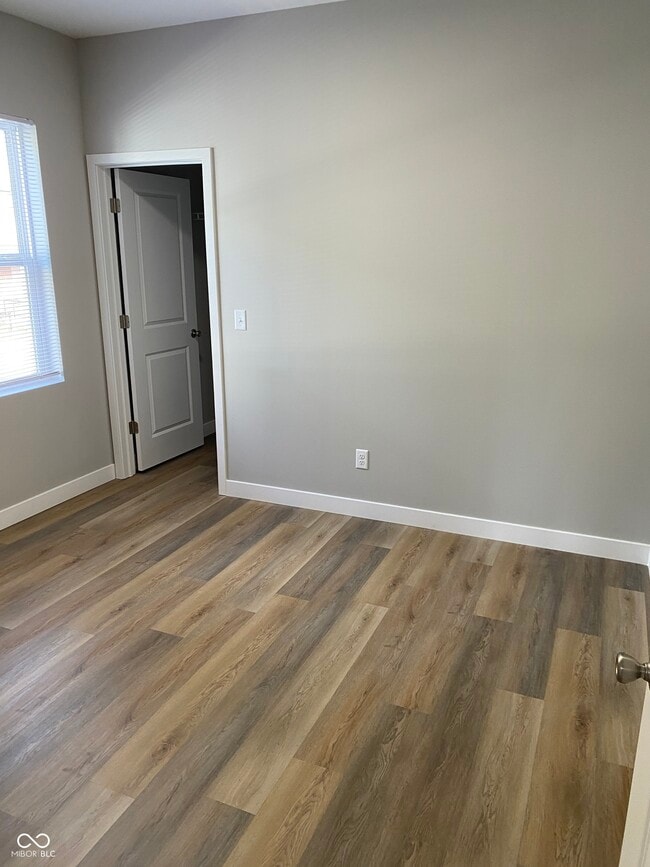 Building Photo - 929 N Beville Ave