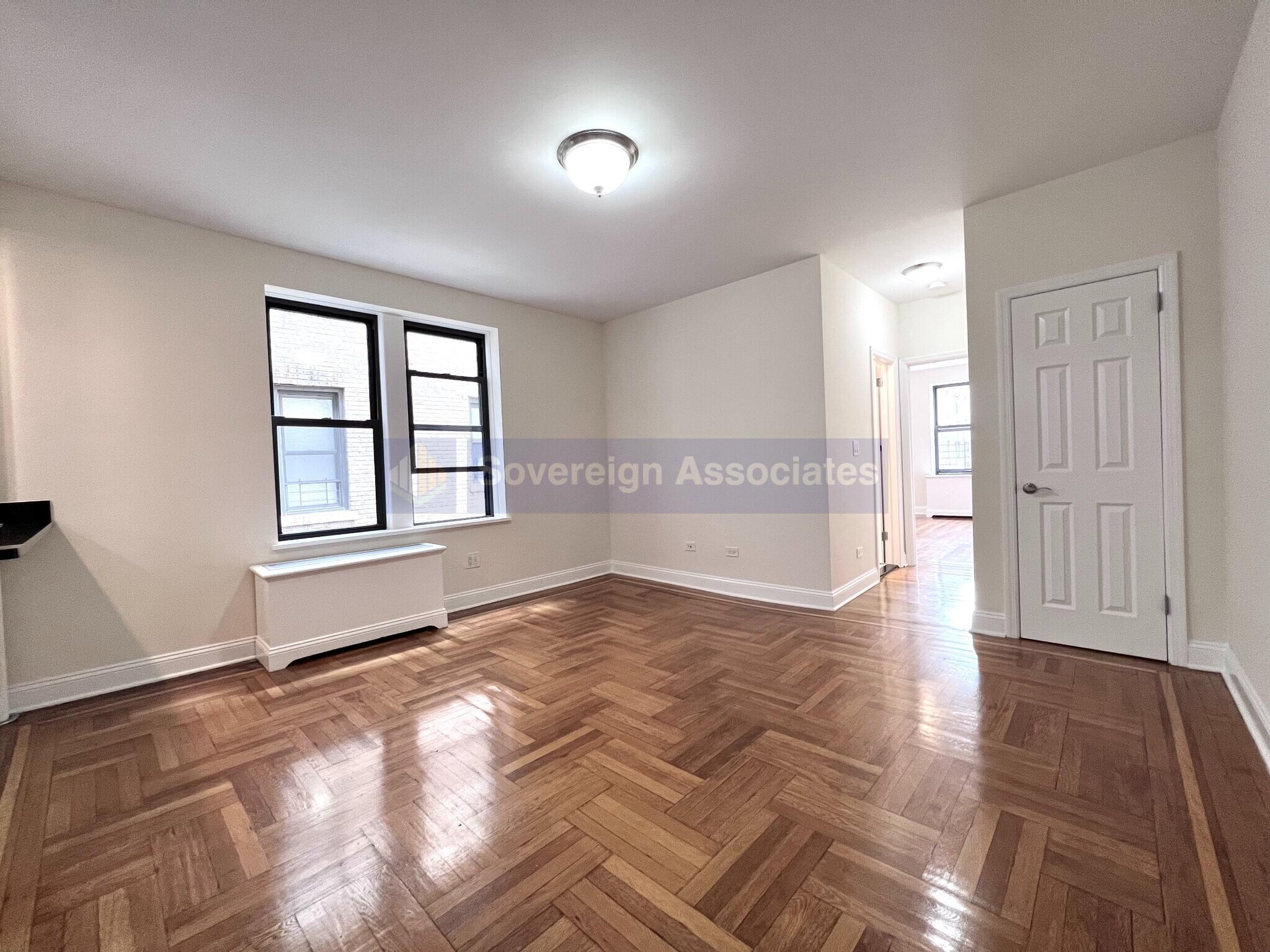 Building Photo - 105 Pinehurst Ave