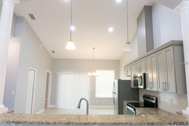Building Photo - 64 Farmsworth Dr