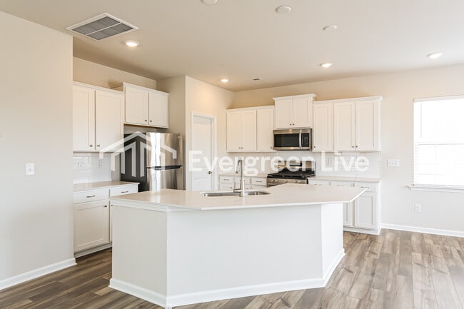 Building Photo - now