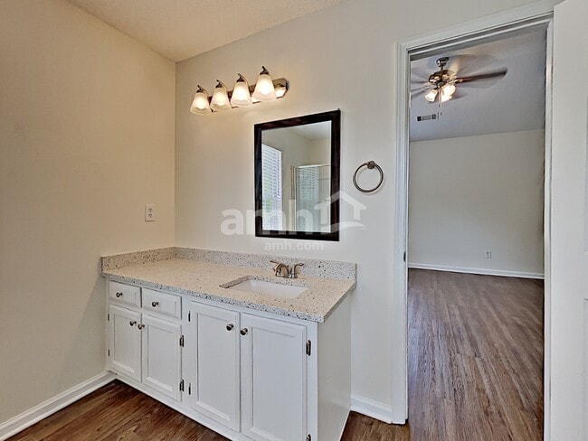 Building Photo - 7132 New Dale Rd