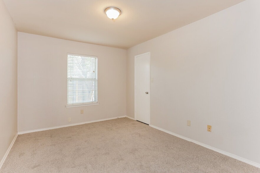 Building Photo - 2092 Paint Pony Ln