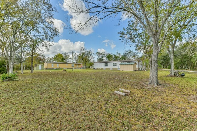 Building Photo - 1749 Max Rd