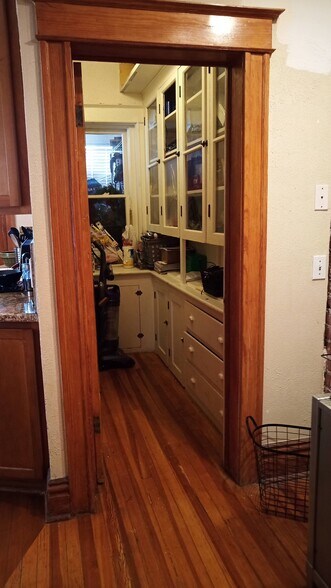 Building Photo - 2415 N Vine St