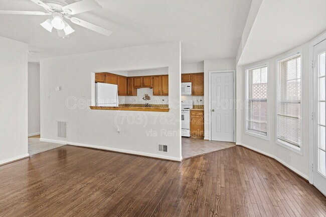 Building Photo - 6719 Sunset Woods Ct
