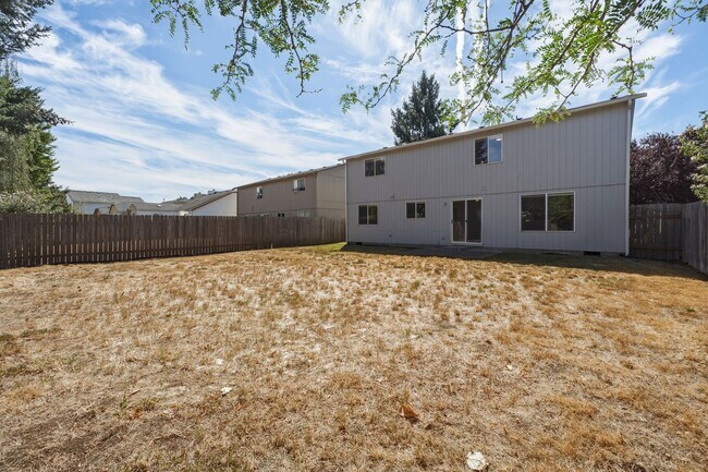 Building Photo - 15600 NE Noble St