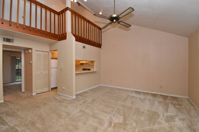 Building Photo - 2945 SW 39th Ave