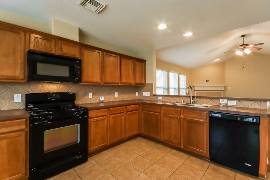 Building Photo - 10227 Canyon Rose Ln