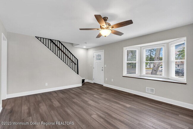 Building Photo - 557 Mantoloking Rd