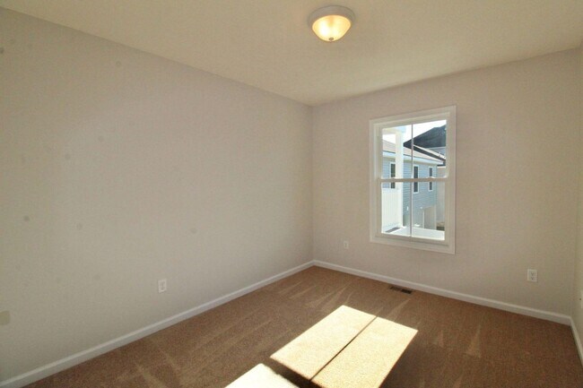 Building Photo - 3015 Locust Grv Ct