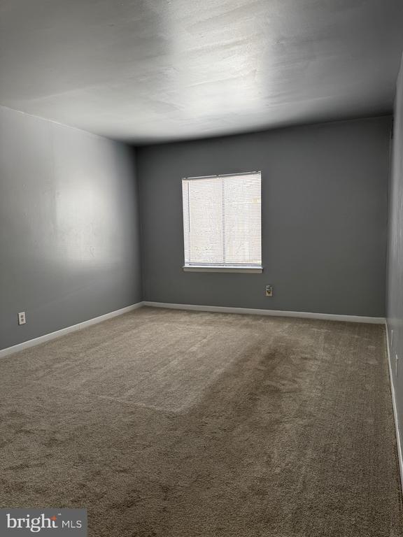 Building Photo - 11238 Cherry Hill Rd