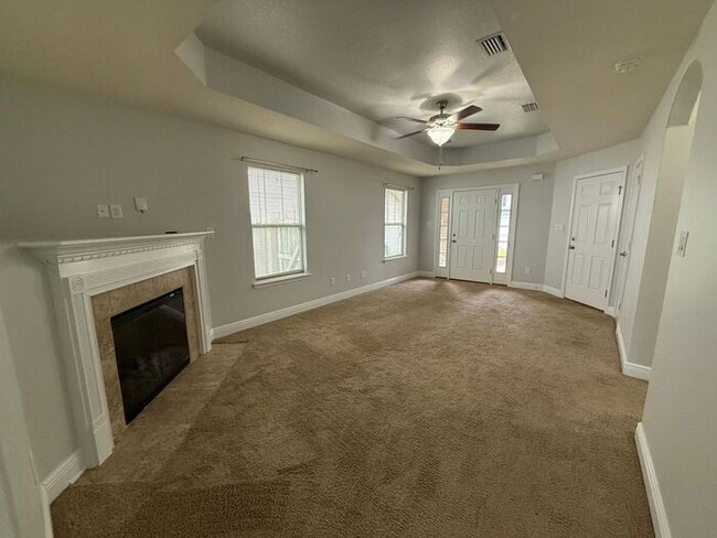 Building Photo - Pensacola - Weatherstone - 3 bedroom, 2 bathroom