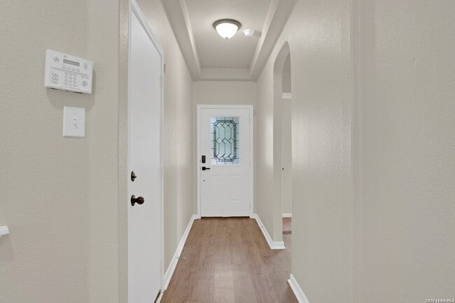 Building Photo - 226 Goldenrod Dr