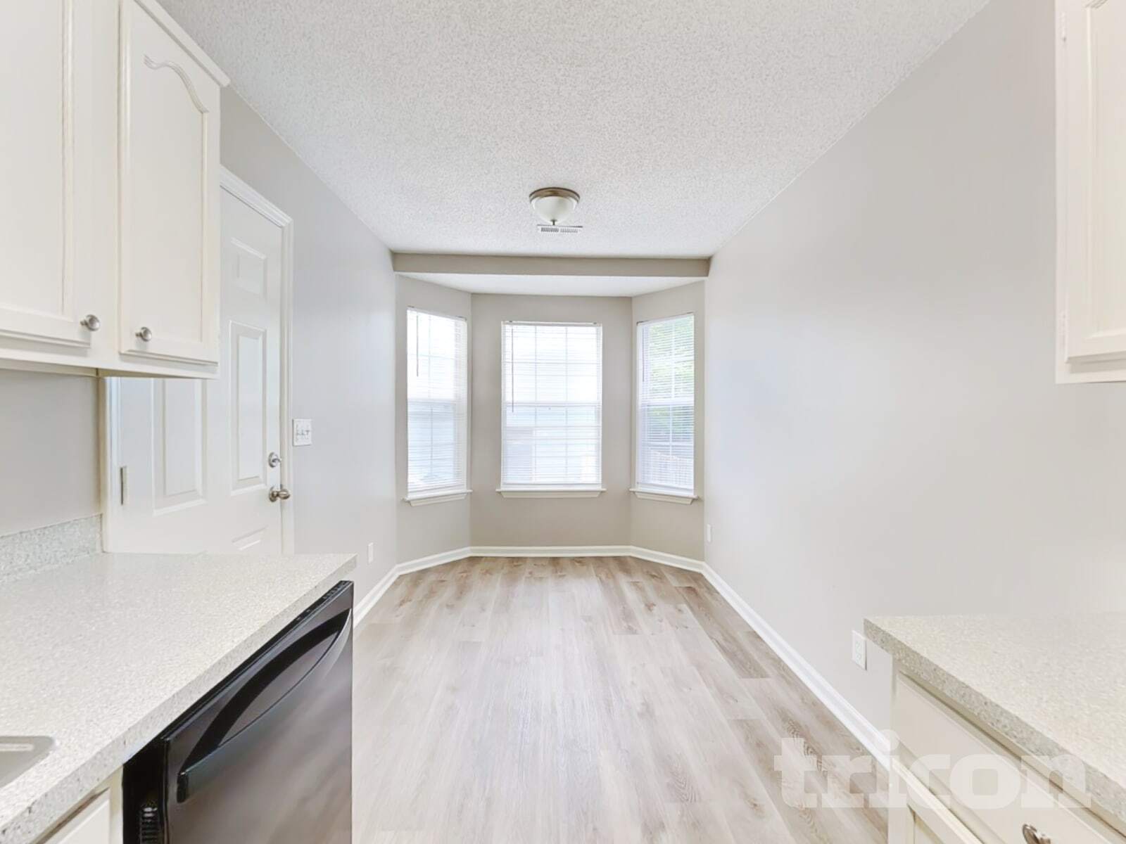 Building Photo - 6025 Black Bear Ct